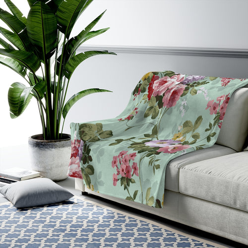 Vintage Roses On Turquoise Velveteen Plush Blanket Custom Blanket, Plush Throw Blanket for Home, Office, Dorm, Super Soft 3 Sizes,